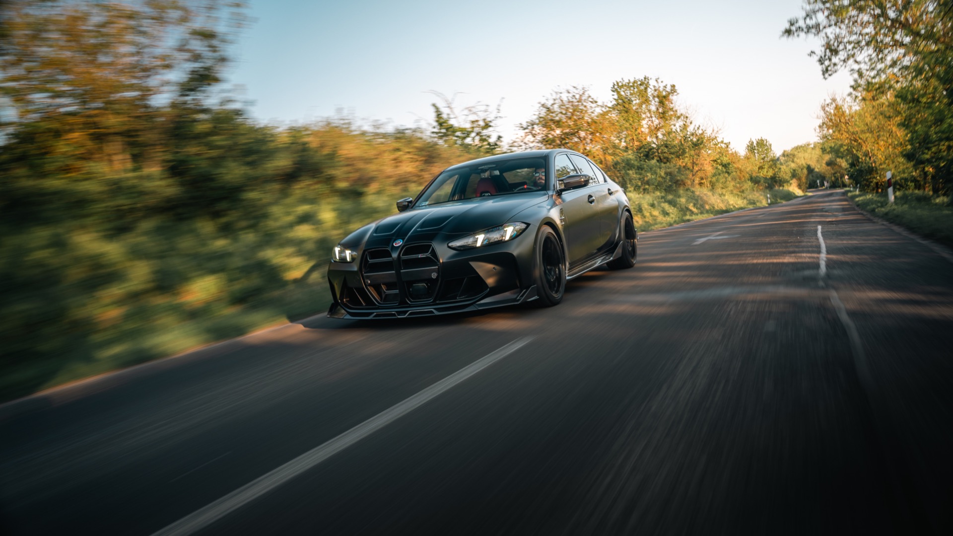 Automotive 16:9 kép 4 - hero angle